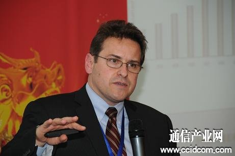 IBMϵy(tng)cƼȫC(j)N۸Paulo Carvaoڴ}v 